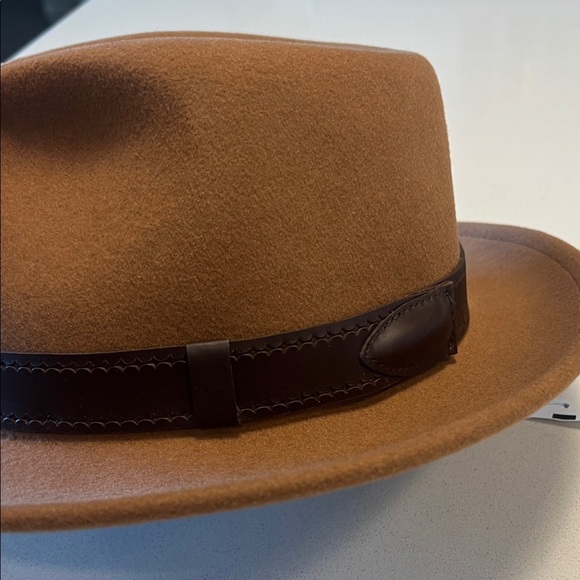Goorin Bros Tan Fedora with Dark Band - Picture 6 of 8
